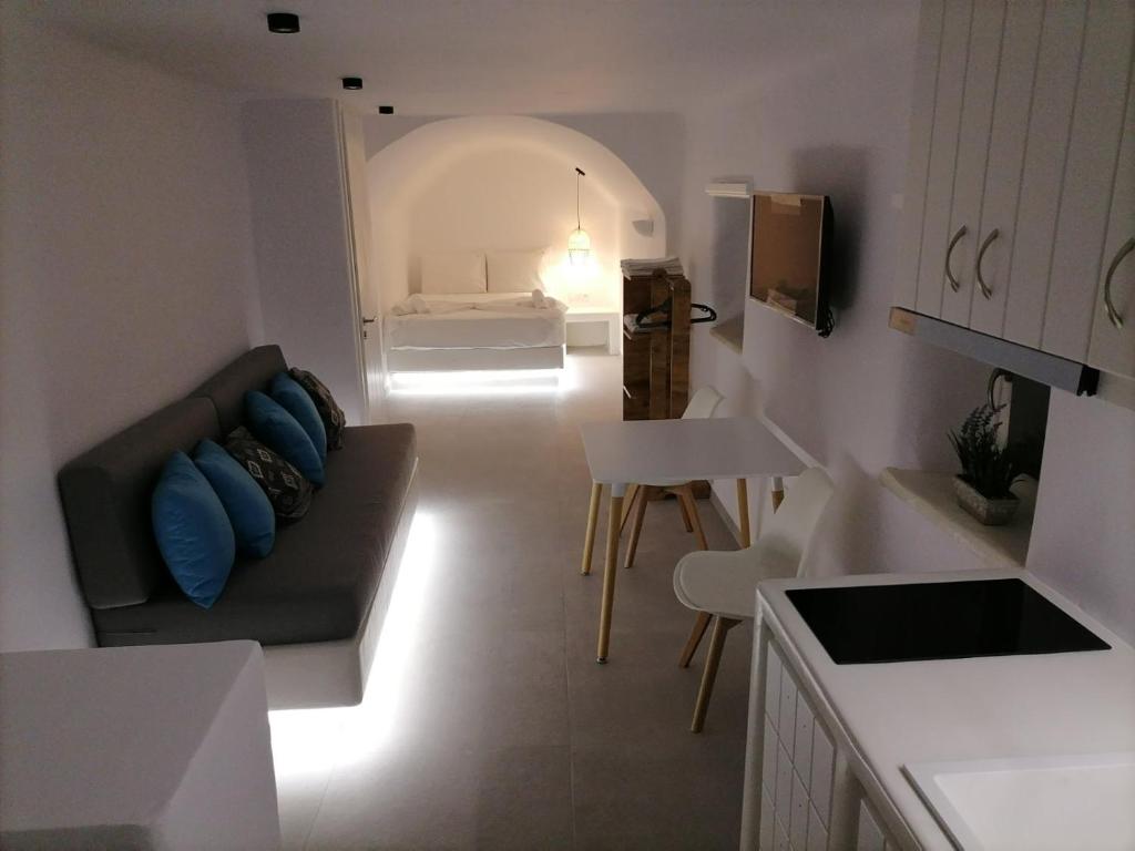 TV a/nebo společenská místnost v ubytování Angel Maisonette and Studio