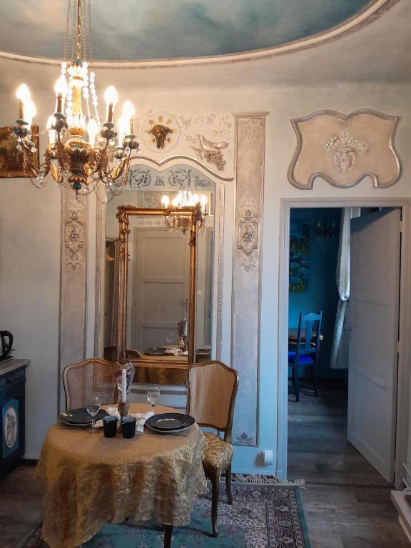 Fotografie z fotogalerie ubytování Penthouse en bleu royal v destinaci Vinça