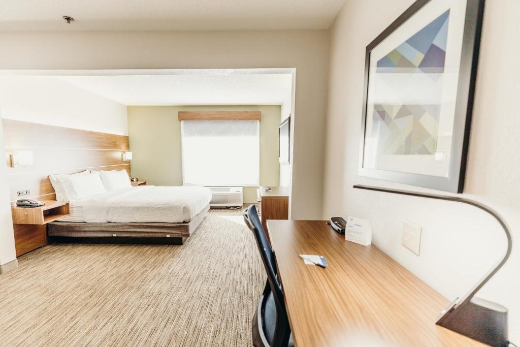 Holiday Inn Express Atlanta - Northeast I-85 - Clairmont Road, an IHG Hotel - 
