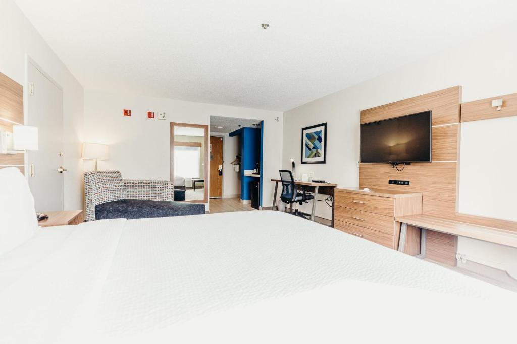 Holiday Inn Express Atlanta - Northeast I-85 - Clairmont Road, an IHG Hotel - 