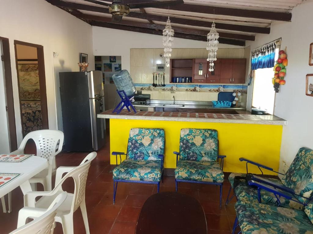 Kuchyň nebo kuchyňský kout v ubytování Cabaña en la playa Punta Bolivar