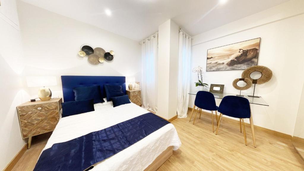 Postel nebo postele na pokoji v ubytování Paradise Luxurious apartment, free parking, 3 double rooms, 4 beds, terrace, jacuzzi, new
