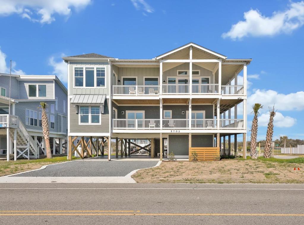 Grace by the Sea, Oak Island (updated prices 2024)