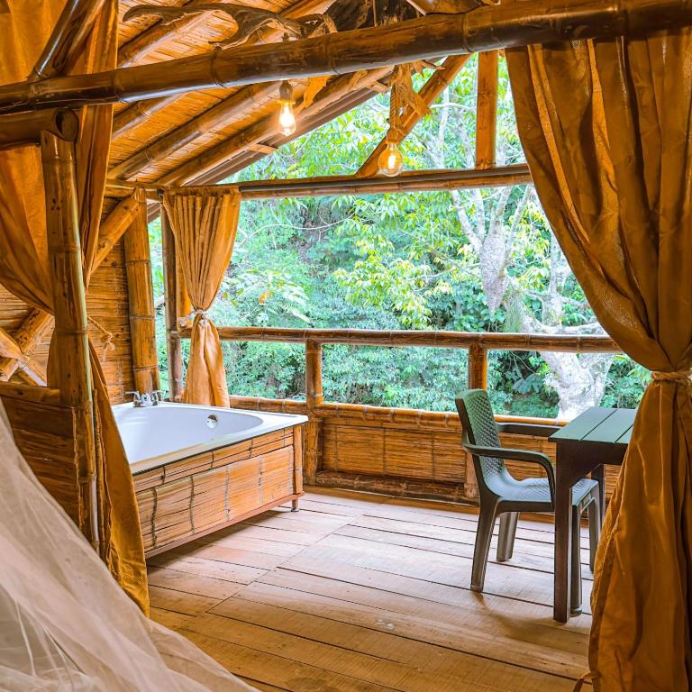 Balkón nebo terasa v ubytování Glamping Río Claro