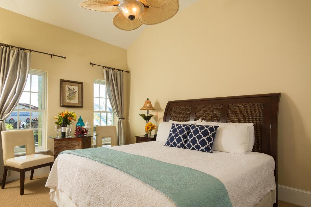 Bella Bay Inn - King Studio