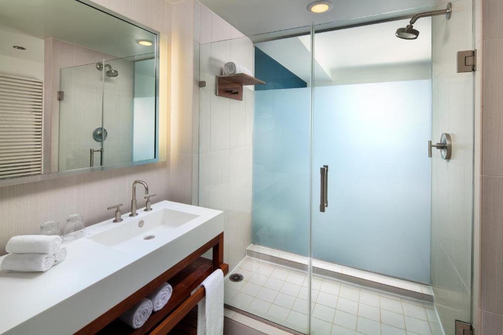 W Fort Lauderdale - Wonderful King Room, Guest Room, 1 King, Resort View