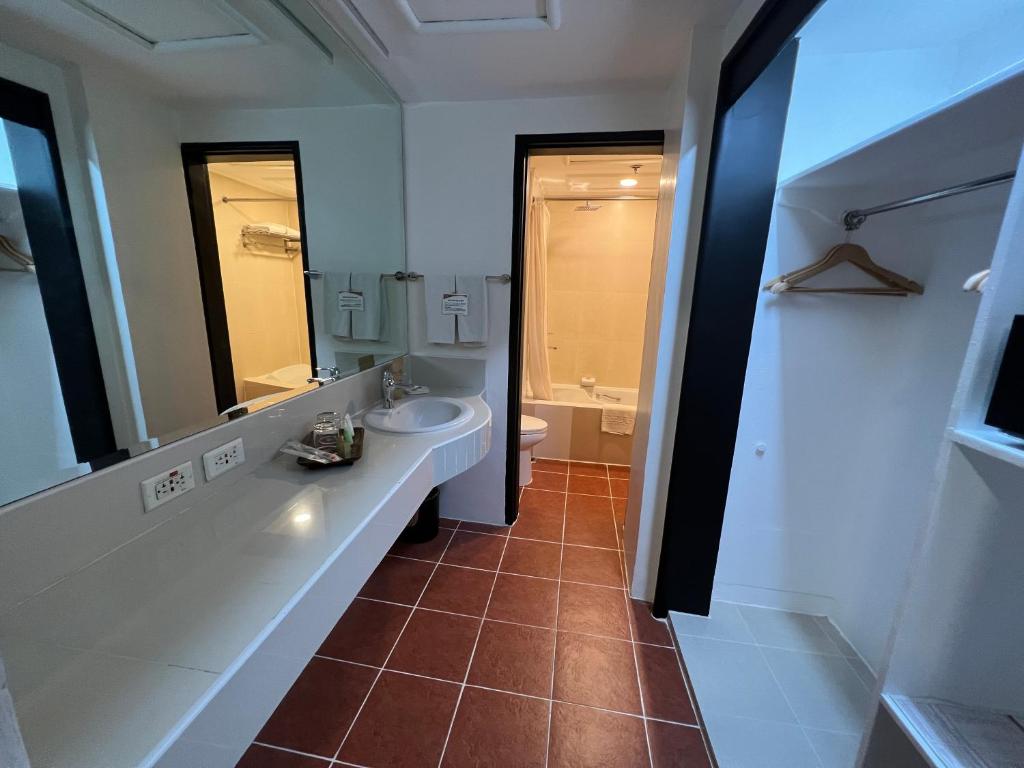 Bayview Park Hotel Manila, 마닐라 – 2023 신규 특가 Bayview Park Hotel Manila, 마닐라 – 2023 신규 특가
