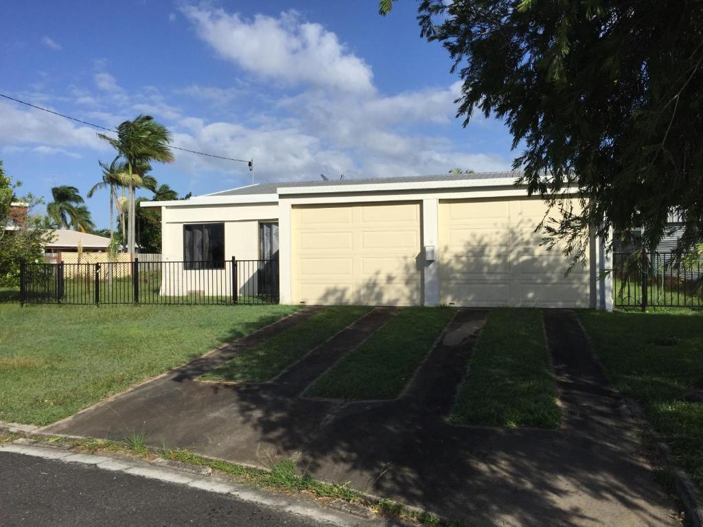 The Getaway, Tin Can Bay (updated prices 2024)