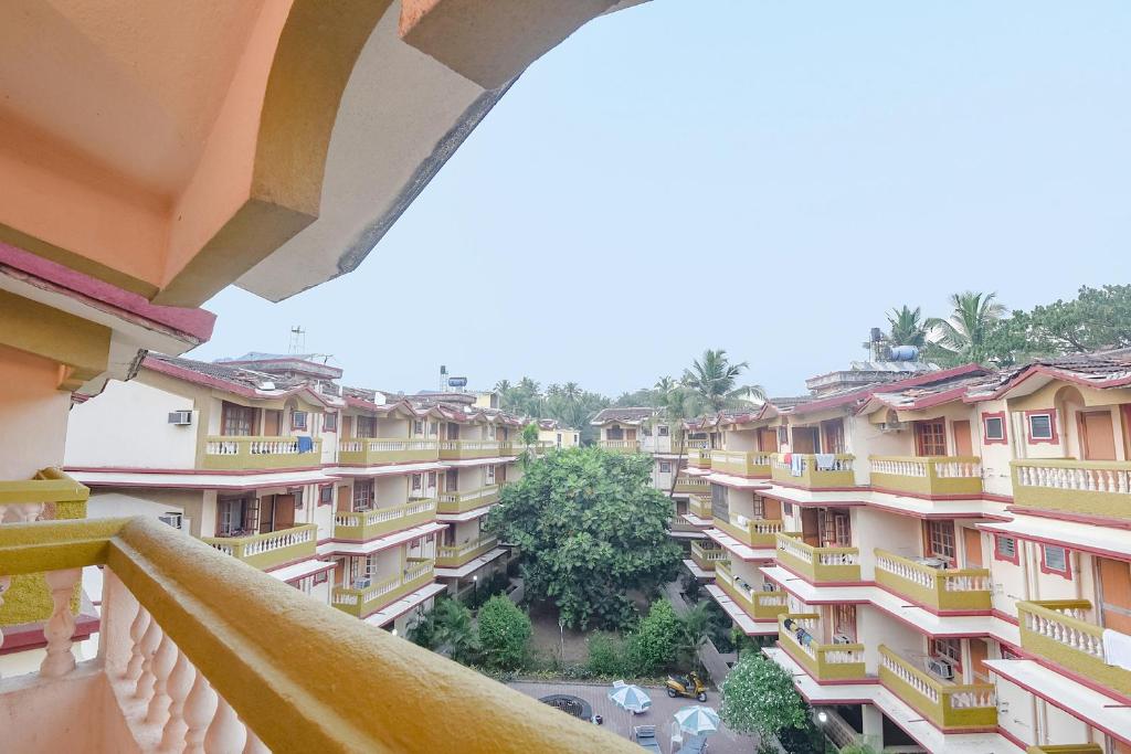 Balkón nebo terasa v ubytování FabHotel Prime Tanjo Highland With Pool, Candolim Beach - 700M From Candolim Beach