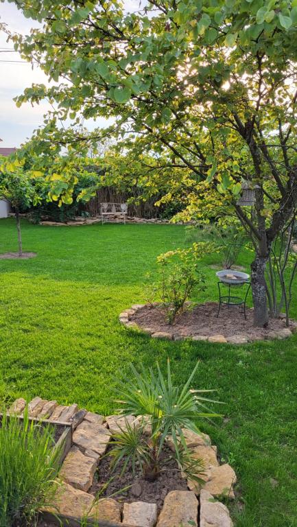 Zahrada ubytování Gite La Cabiotte Nature et Spa