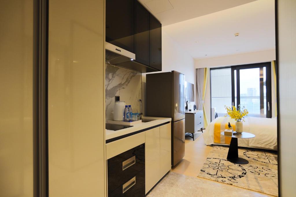 Kuchyň nebo kuchyňský kout v ubytování Canopy Executive Apartments - Shenzhen Futian Center