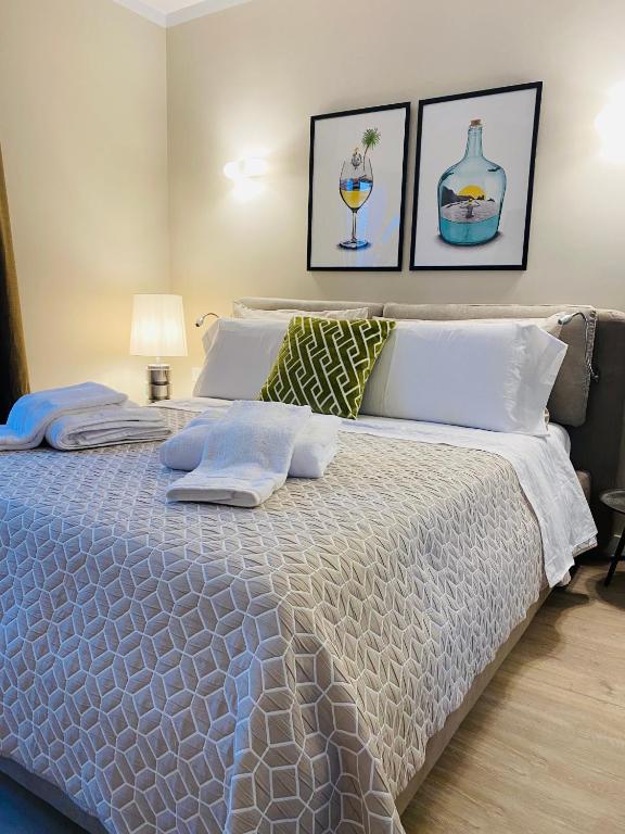 A bed or beds in a room at A.M. LUXURY HOME IN PUERTO RICO