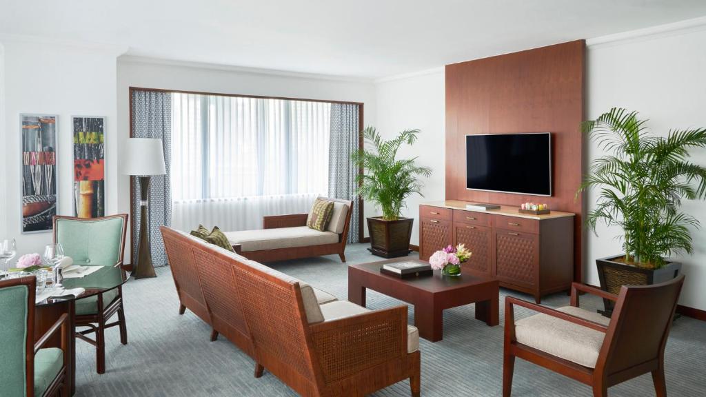 TV a/nebo společenská místnost v ubytování The Peninsula Manila