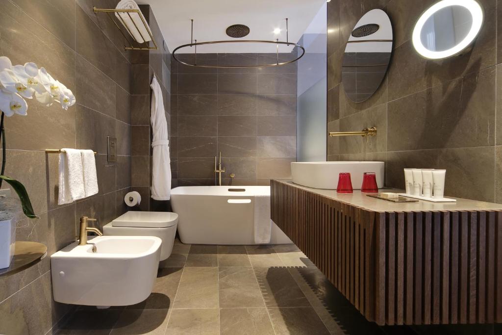 Koupelna v ubytování Grand Hotel Campione