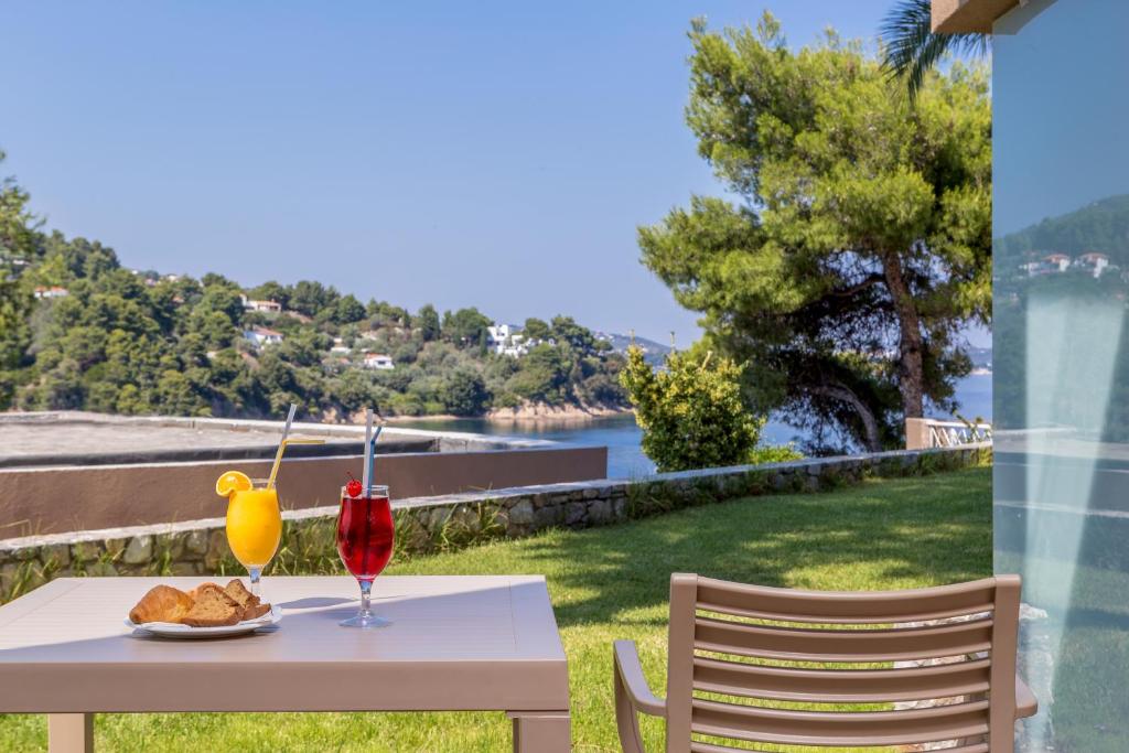 Nápoje v ubytování Cape Kanapitsa Hotel & Suites