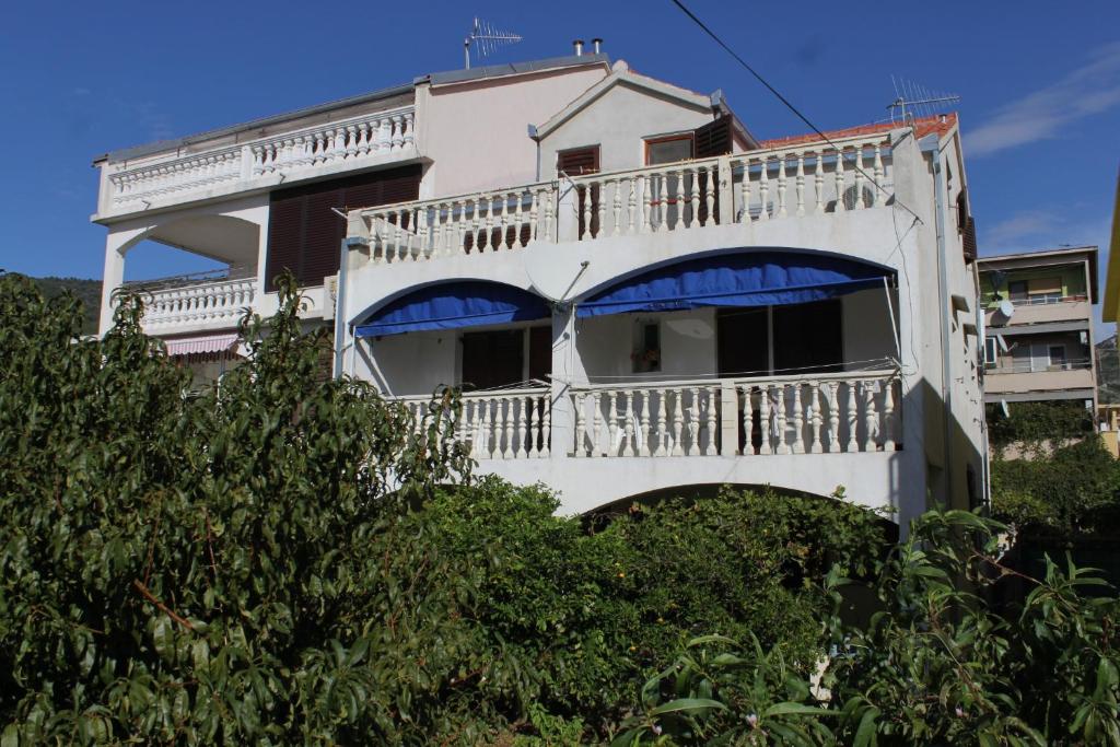 Apartments with WiFi Komiza, Vis - 8926, Komiža (updated prices 2026) - This Apartment Offers Free Wifi
