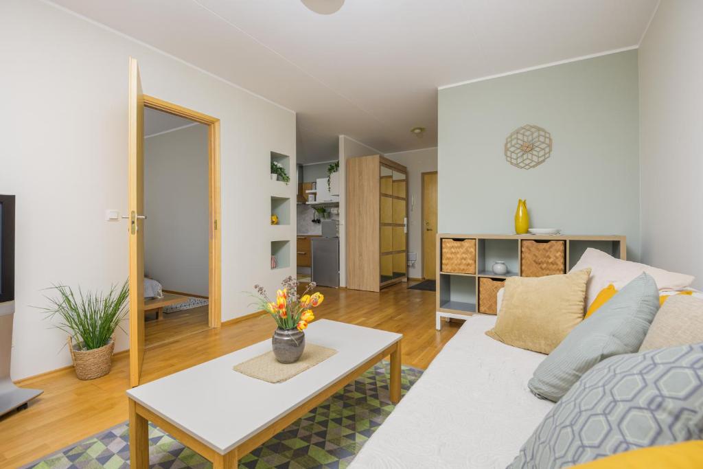 Istumisnurk majutusasutuses Aisa kodu