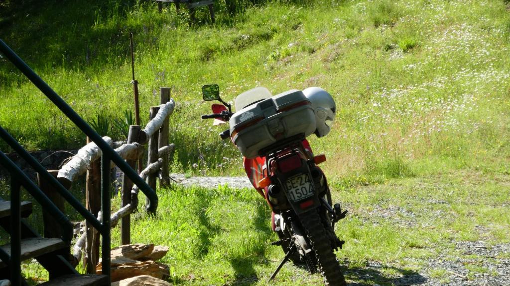 Goście zatrzymujący się w obiekcie Cascina Marasca Appartamento Viola