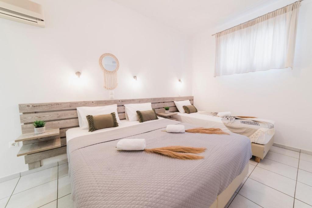 Petros Studios & Suites - 12