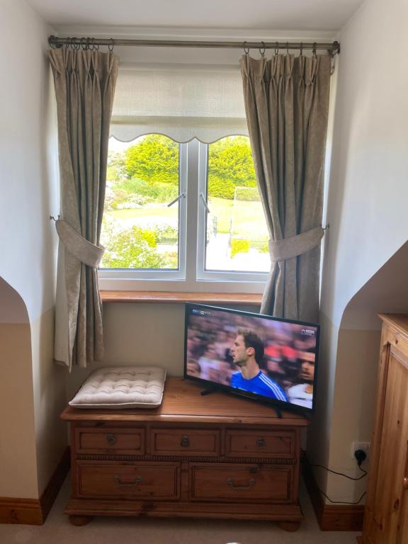 Cosy Rooms in a Stone Cottage photo