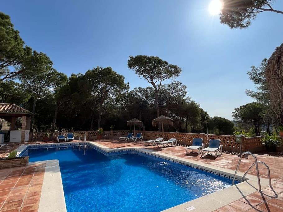 Bazén v ubytovaní Boutique apartment 365 - Marbella alebo v jeho blízkosti