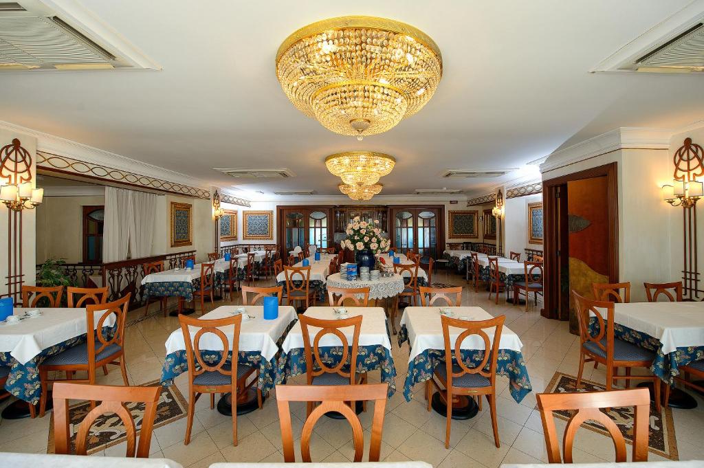 Restaurace v ubytování Hotel Capri & Residence