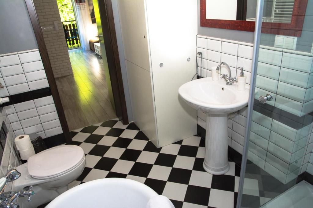 Kúpeľňa v ubytovaní Apartamenty hoteLOVE z sauną