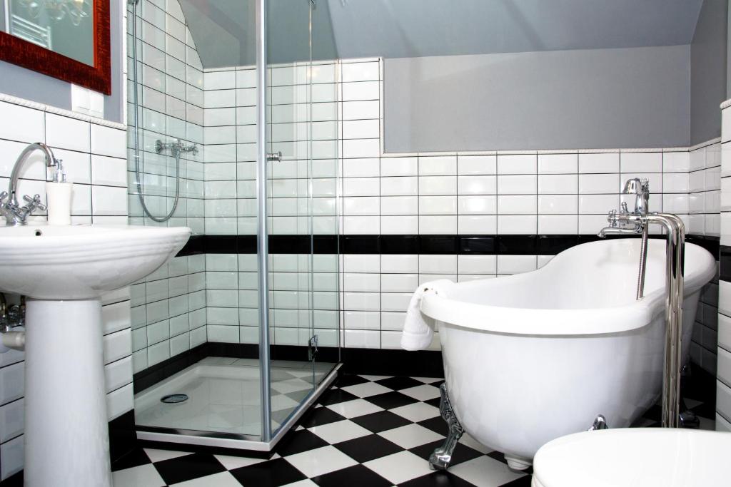 Kúpeľňa v ubytovaní Apartamenty hoteLOVE z sauną