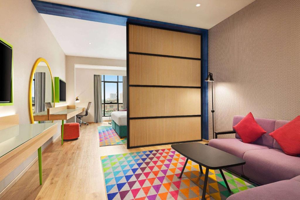 La Quinta by Wyndham Dubai Jumeirah - Resim 25