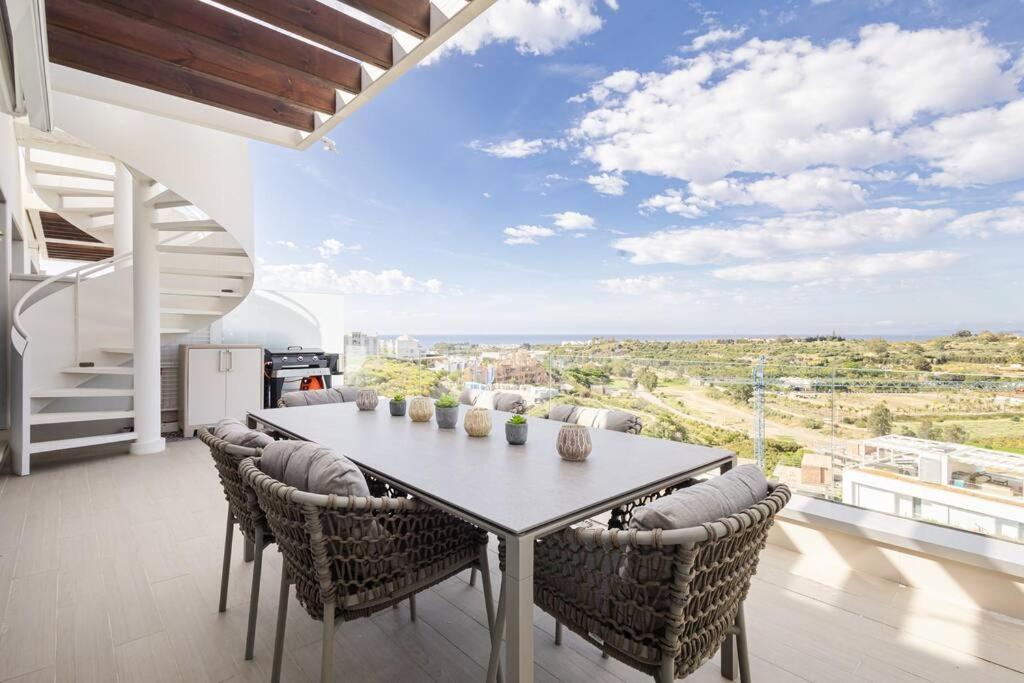 Balkón alebo terasa v ubytovaní Stunning views and apartment Oceana Views RDR488