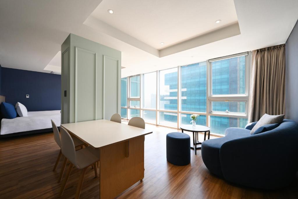 Kolon Seacloud Hotel - Executive Suite Met Stadsbeeld