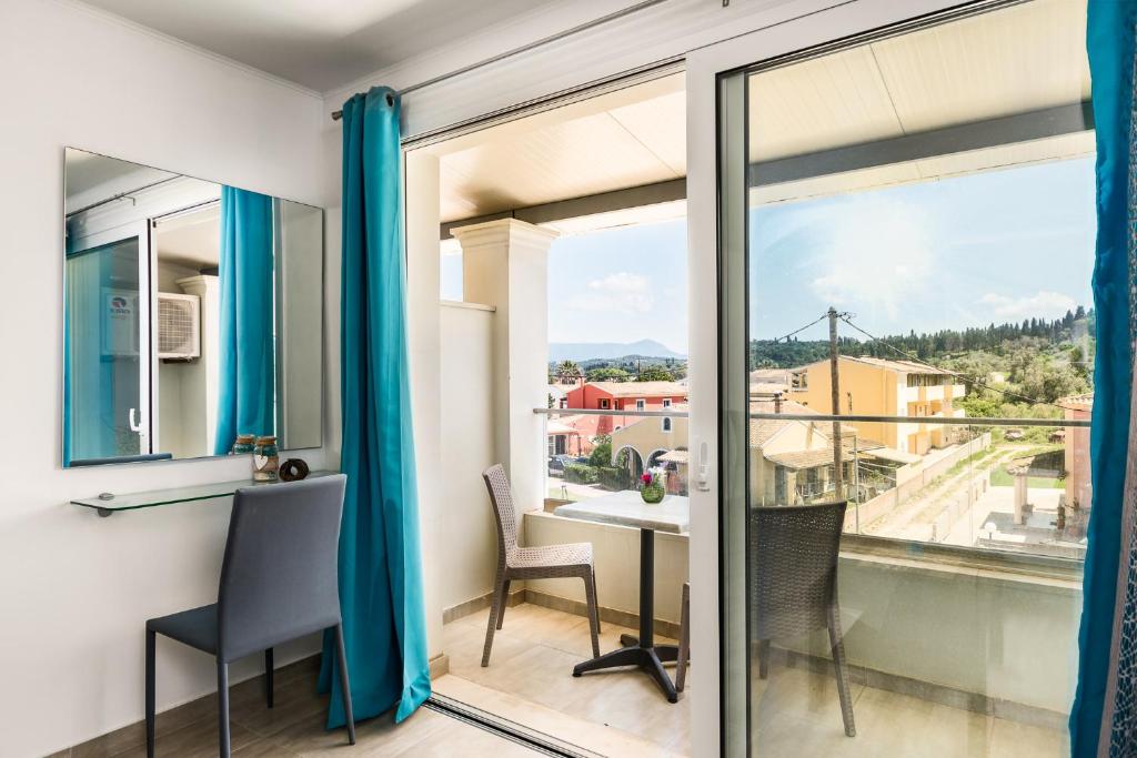 Balkón nebo terasa v ubytování Delight Corfu Apart Hotel, Sidari