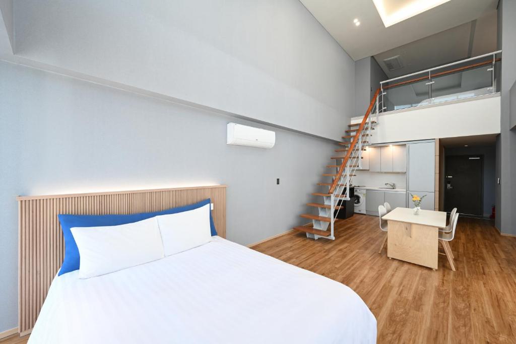 Kolon Seacloud Hotel - Superior Suite Met Uitzicht Op De Stad