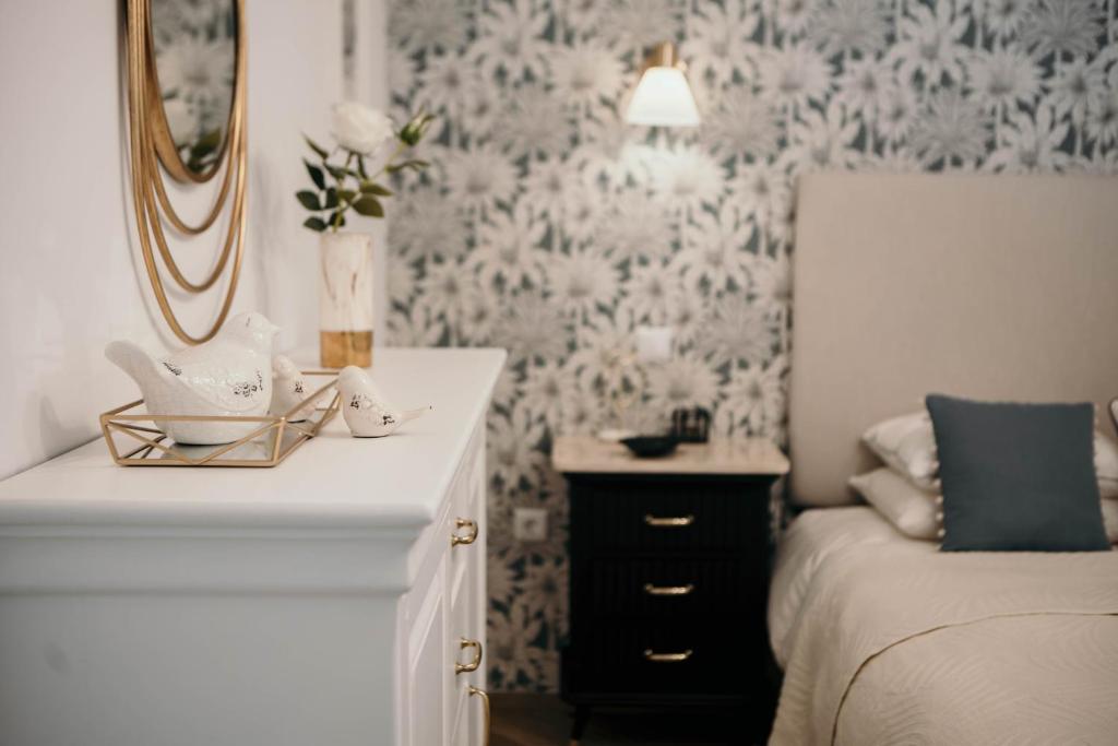 Flowers & Faces Guesthouse - Deluxe Double Room