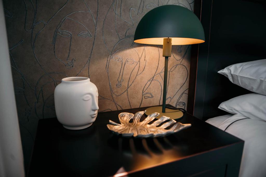 Flowers & Faces Guesthouse - 2