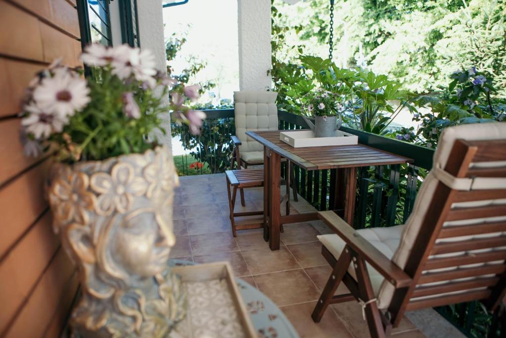 Flowers & Faces Guesthouse - 14