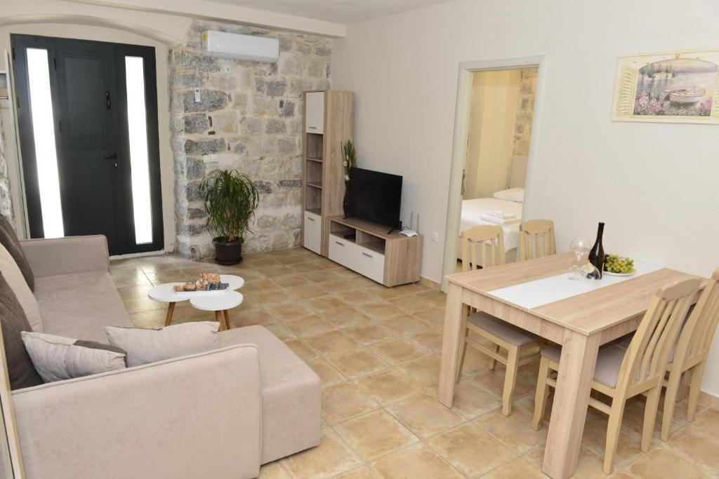 Villa Andrea Apartments with parking - 2