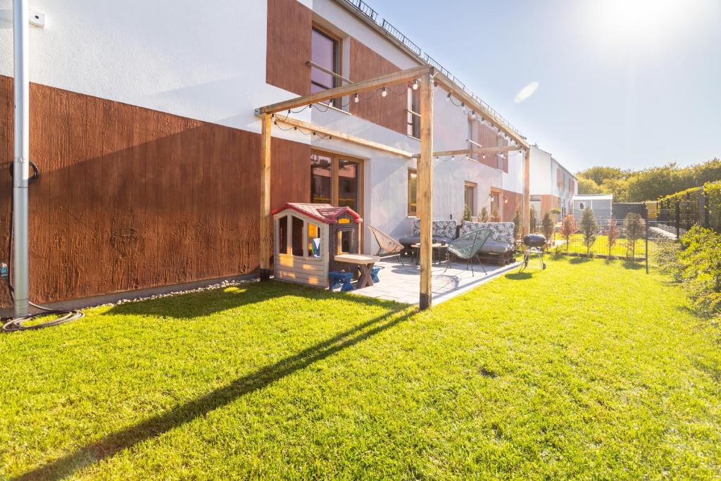 Vonkajšia záhrada v ubytovaní Apartamenty Cisza & Spoko! - ACCO RENT