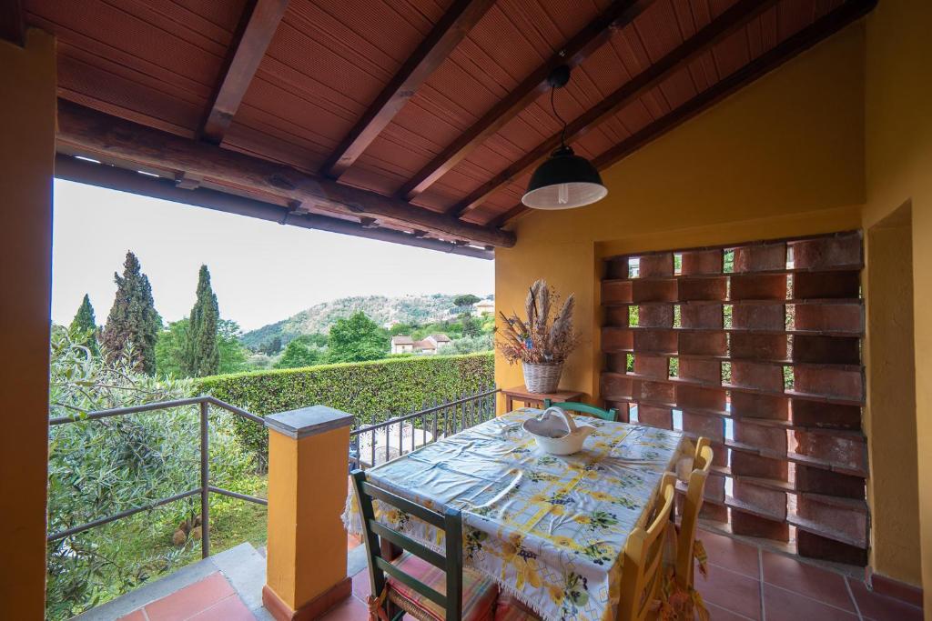 Balkon lub taras w obiekcie Pace e Relax, Wonderful Villa, Versilia sea view