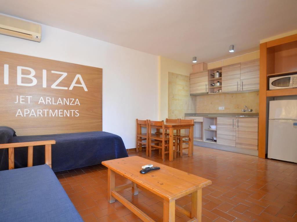 Apartamentos Arlanza - Only Adults, Playa den Bossa ...