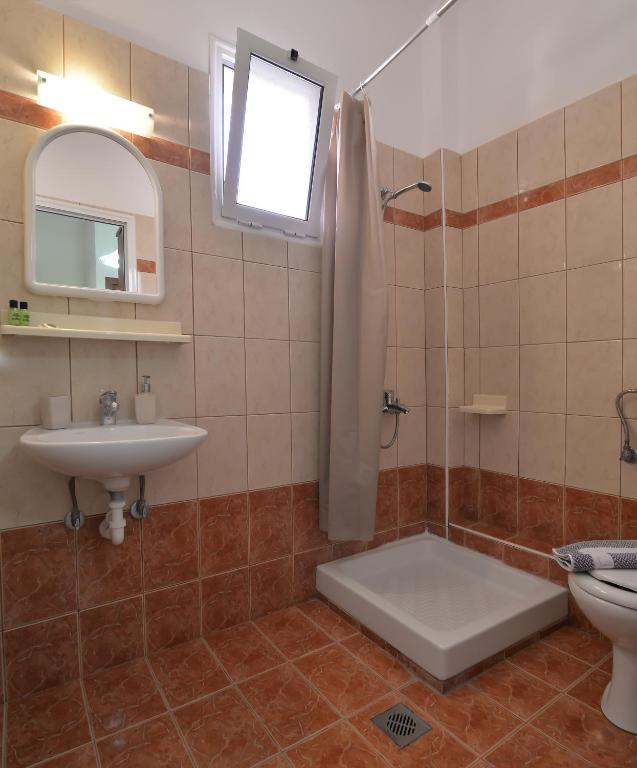 Koupelna v ubytování Harikleia Studios