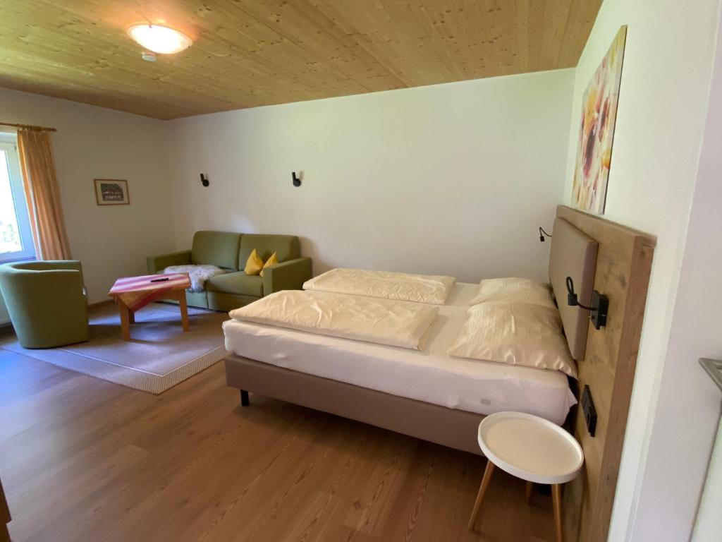 Posedenie v ubytovaní Haus Waldheim und Dependance