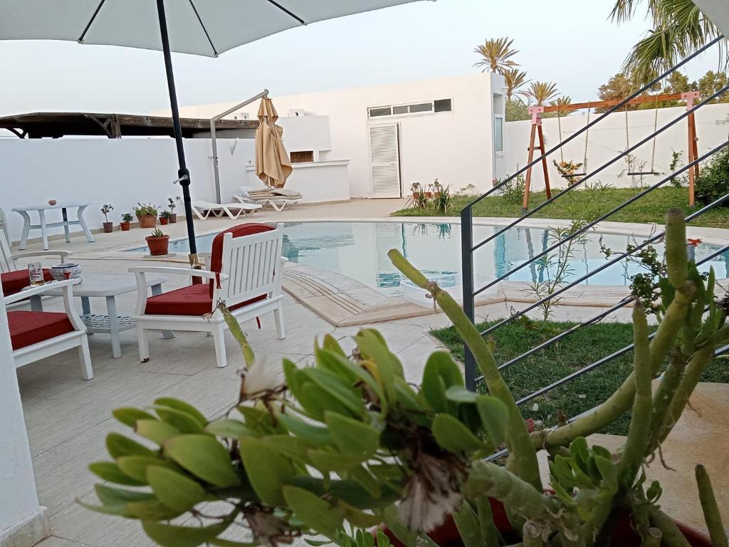 Bazén v ubytování Chambres d'hôtes Conviviales avec piscine privée Chambre Blue Lagune & Suite Azur nebo v jeho okolí