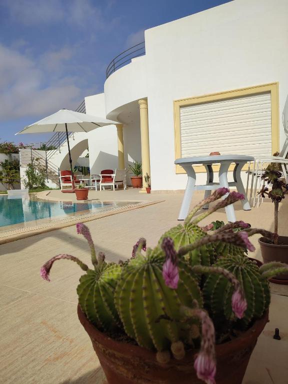 Bazén v ubytování Chambres d'hôtes Conviviales avec piscine privée Chambre Blue Lagune & Suite Azur nebo v jeho okolí