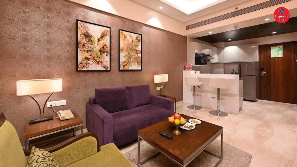 Posezení v ubytování Express Inn The Business Luxury Hotel