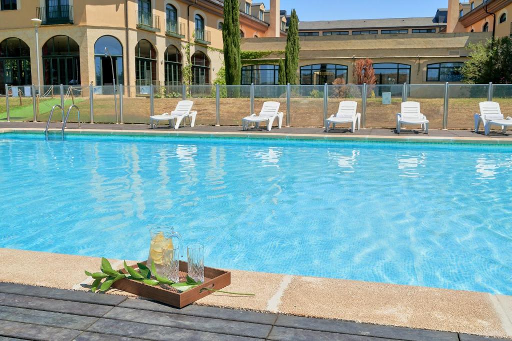 Piscina en o cerca de Hotel Fontecruz Ávila