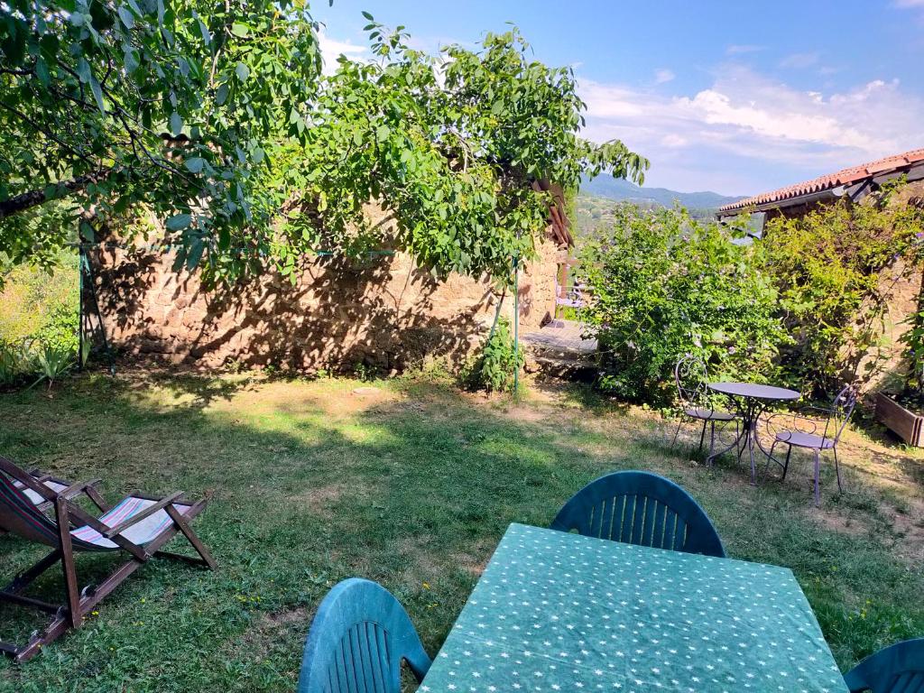 Zahrada ubytování Gites de Fouard "La Pranièra"
