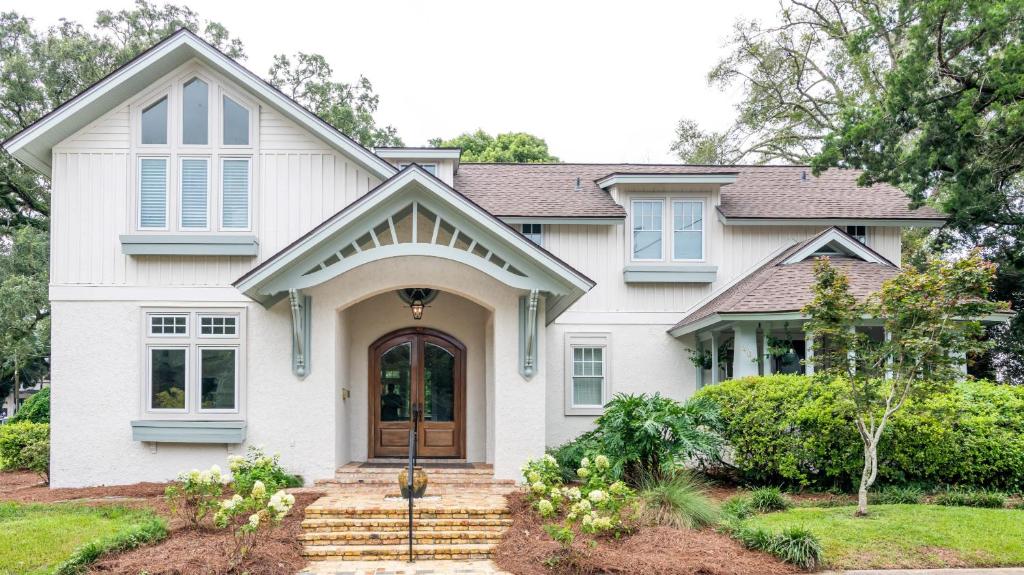 Frances Grande Downtown 5BR Architectural Gem, Fairhope (updated