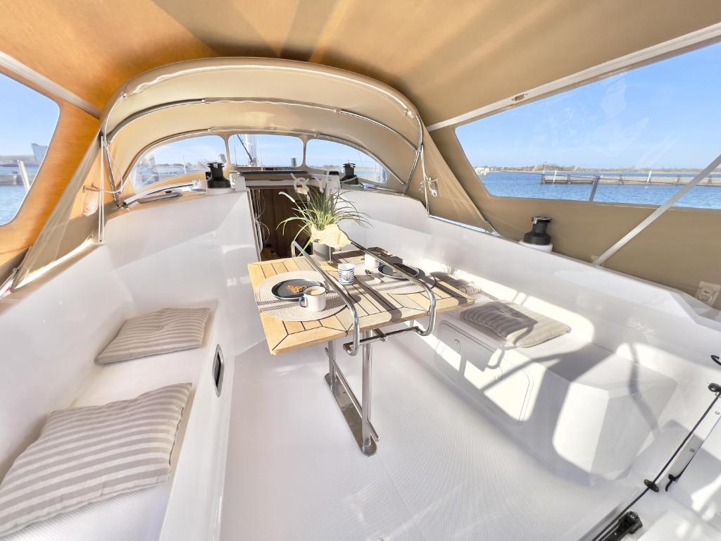 Posezení v ubytování Hausboot Segelyacht Nui