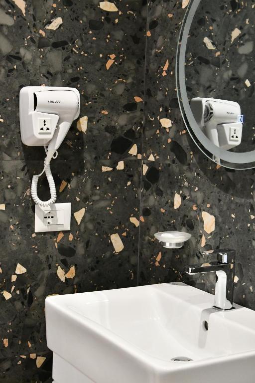 Elite Hotel - Image 3